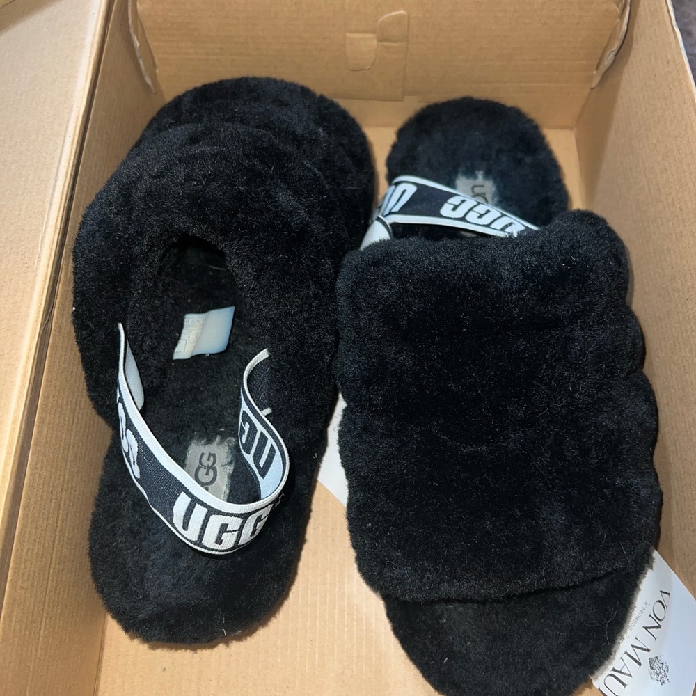 Ugh slippers size 8 women